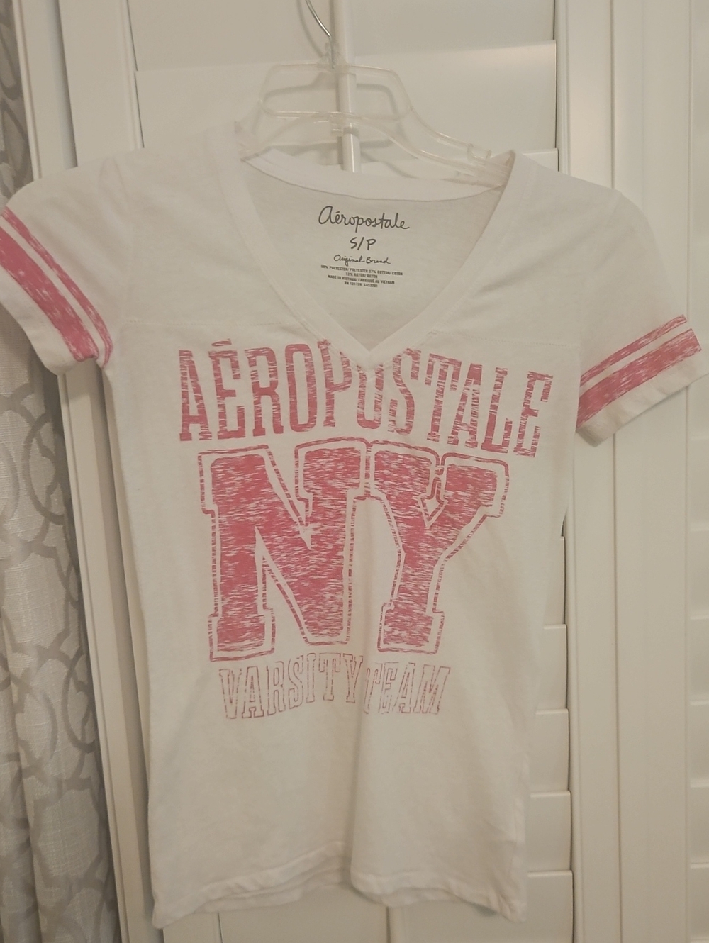 Aeropostale White V-Neck Tee with Pink NY Graphic